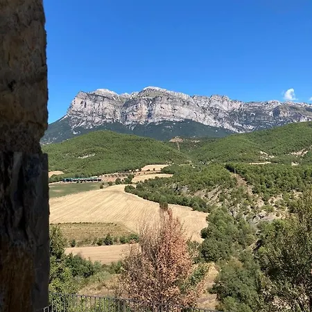 Apartamento Vistas A La Montana En Un Pueblo Con Encanto.