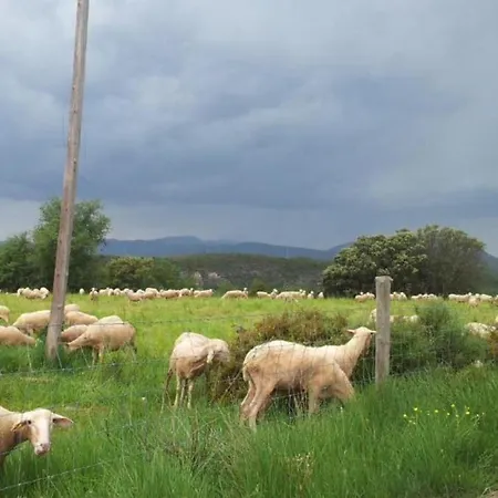 Vistas A La Montana En Un Pueblo Con Encanto. Lejlighed *