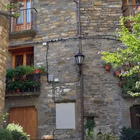 Vistas A La Montana En Un Pueblo Con Encanto. Apartamento *