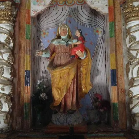 Vistas A La Montana En Un Pueblo Con Encanto. *