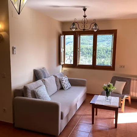 Vistas A La Montana En Un Pueblo Con Encanto. El Pueyo de Araguás