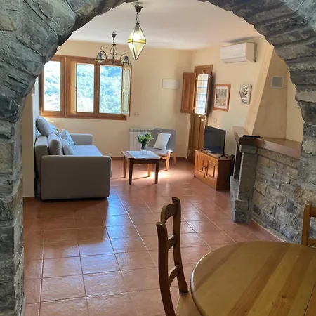 Apartamento Vistas A La Montana En Un Pueblo Con Encanto.