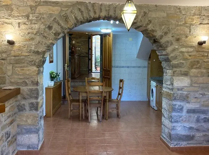 Vistas A La Montana En Un Pueblo Con Encanto. Apartamento