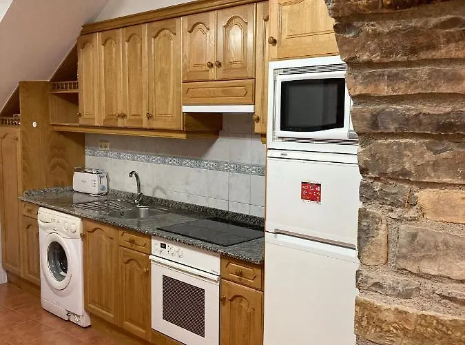 Vistas A La Montana En Un Pueblo Con Encanto. El Pueyo de Araguás