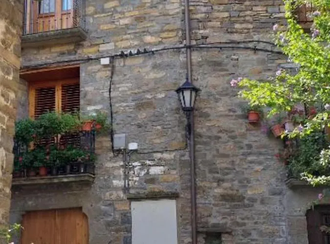 Vistas A La Montana En Un Pueblo Con Encanto. Apartamento *