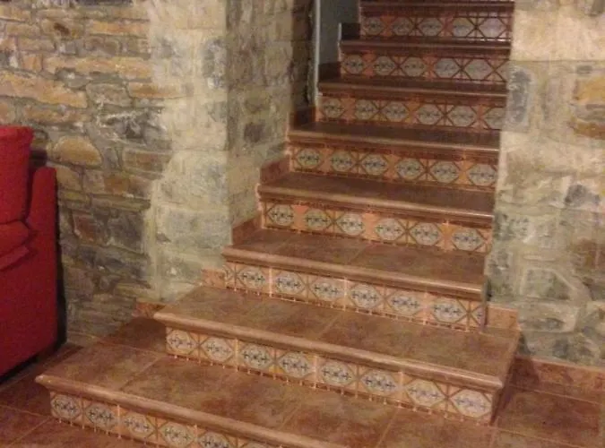 Vistas A La Montana En Un Pueblo Con Encanto. *