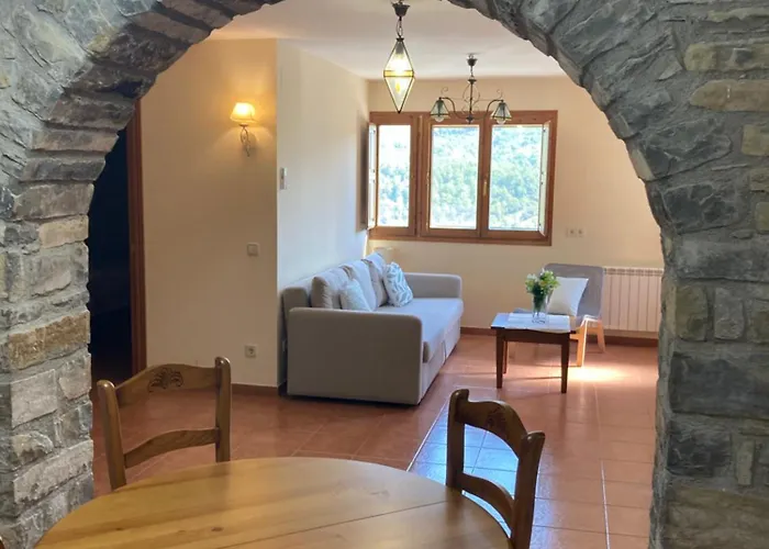 Vistas A La Montana En Un Pueblo Con Encanto. Apartamento *